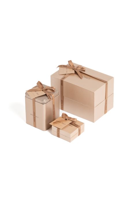 Confezione regalo con praline e te